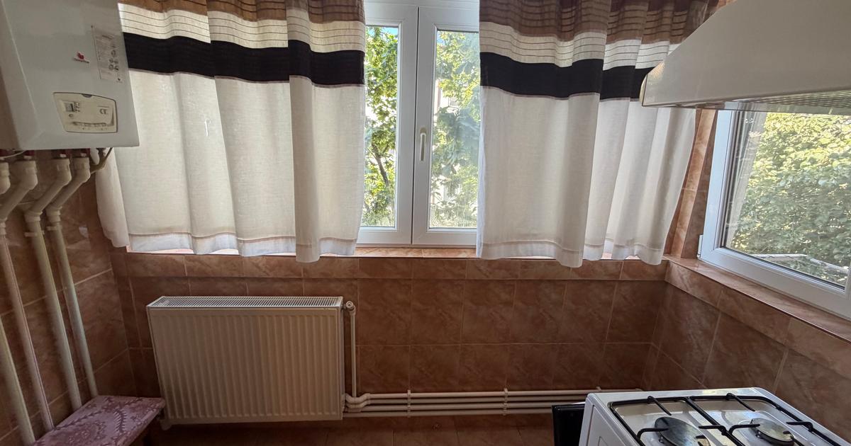 Apartament 3 camere,zona E3,etaj 3