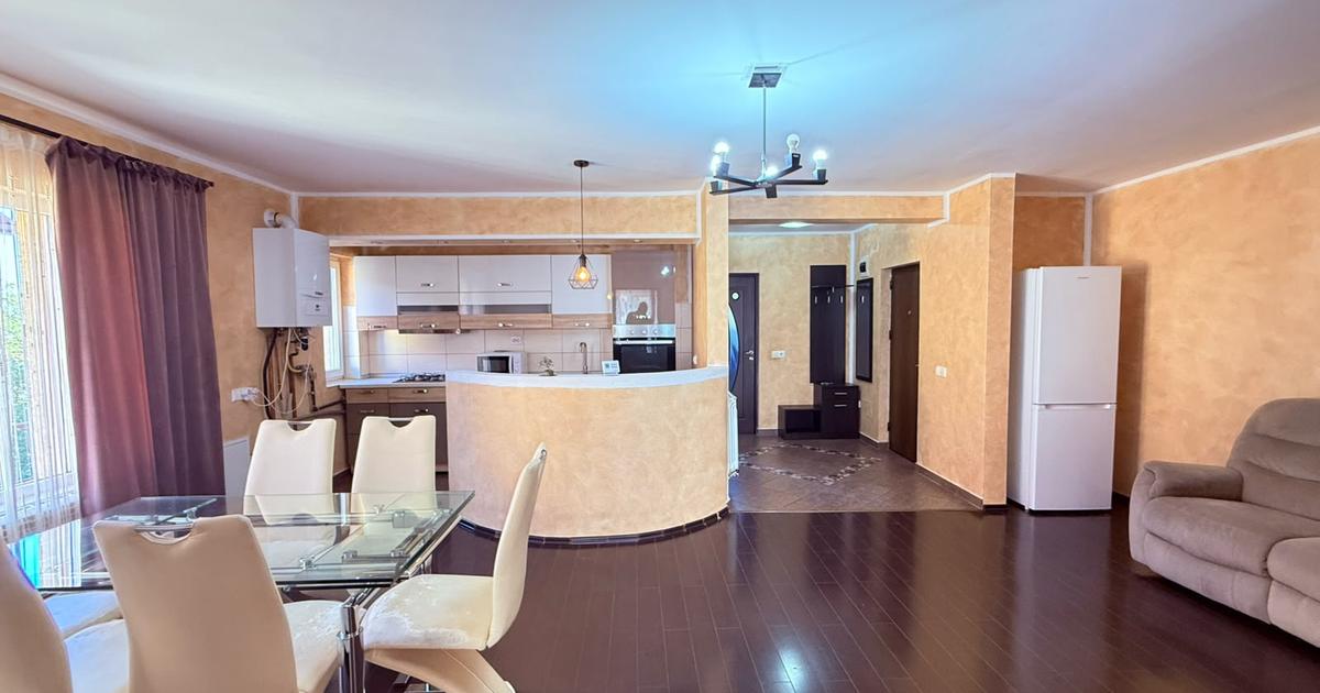 Inchiriere Apartament 4 camere, bloc 2008, parcare, Hotel Royal, Bradet