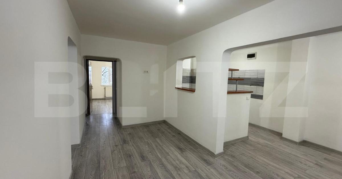 Apartament 4 camere de închiriat –ideal locuință sau activități comerciale