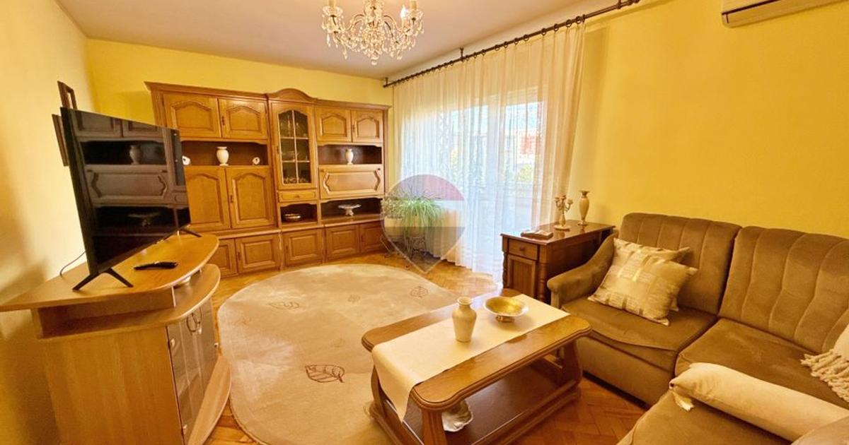 Apartament decomandat cu 3 camere, 2 balcoane și boxă