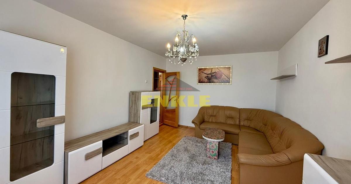 De vanzare apartament 2 camere decomandat