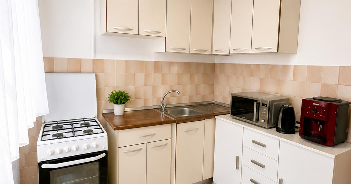 🏡 Apartament cu 2 camere semidecomandat – Zona Săvenilor (Turn), Botoșani