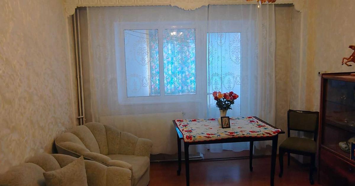 De vânzare apartament 3 camere + boxa zona școlilor