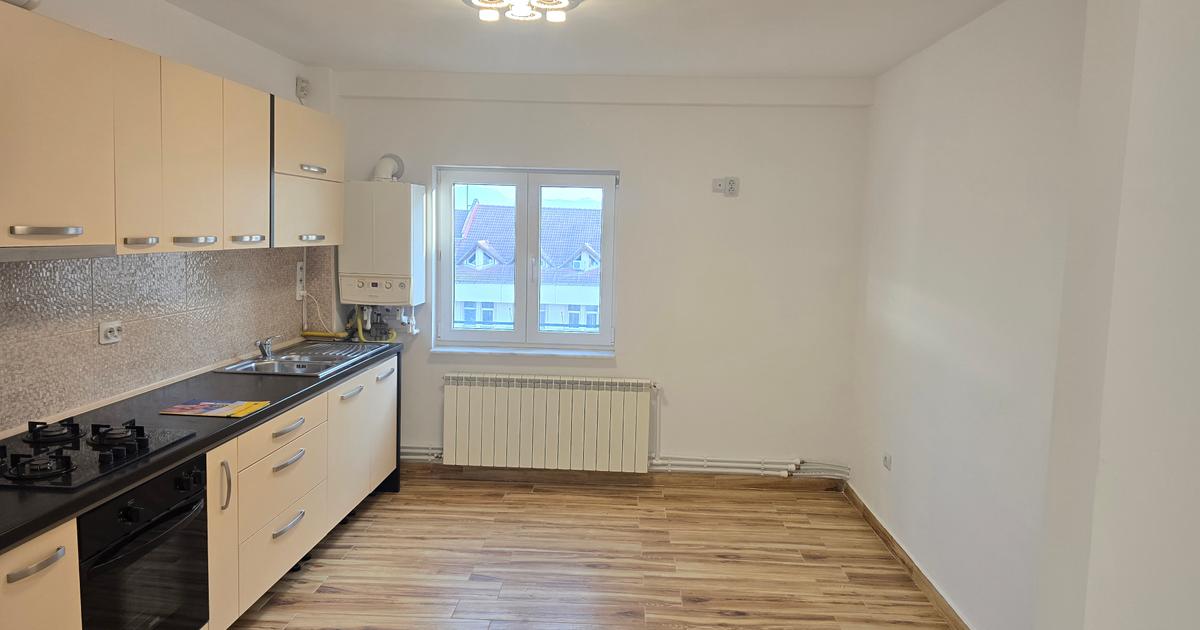 Vand apartament 4 camere decomandat in Deva, zona 22 Decembrie (Liceul Auto),