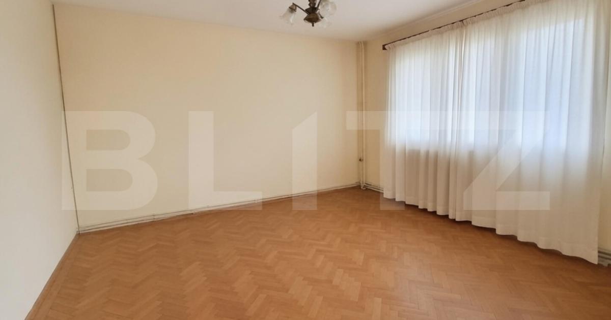 Apartament 4 camere, 80 mp, decomandat, zonă centrală - Deva