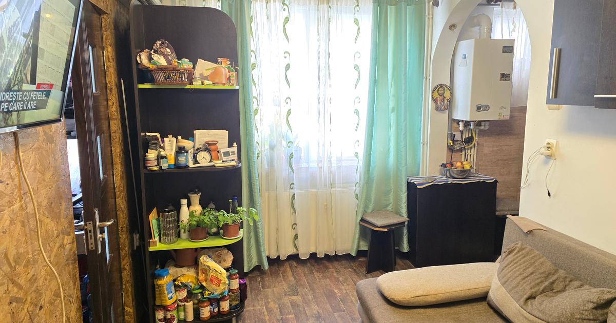 Vand apartament cu 2 camere cu GARAJ in Deva, Dacia (Romanilor), etaj 2,