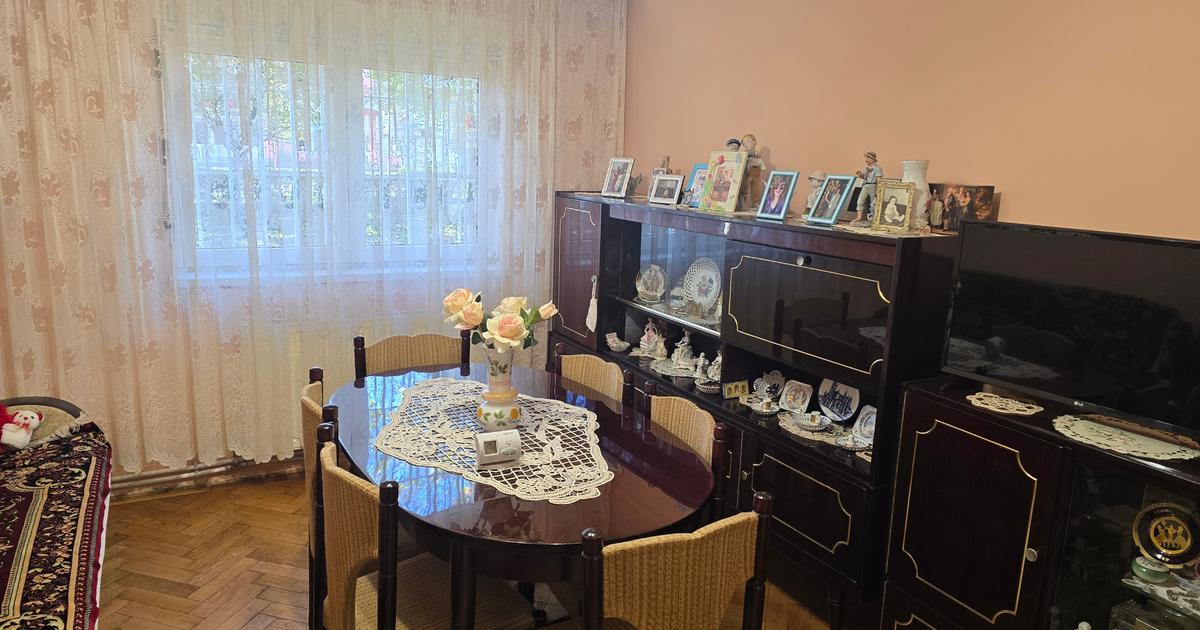 Vand apartament 3 camere decomandat in Deva, zona Enescu, parter inalt, mobilat