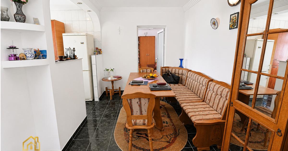Apartament 2 camere etaj 4 , zona PETRODAVA