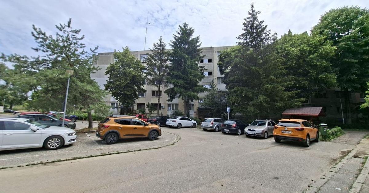 Apartament 4 camere Nord ,Etaj 3 la Poarta Scolii nr 14