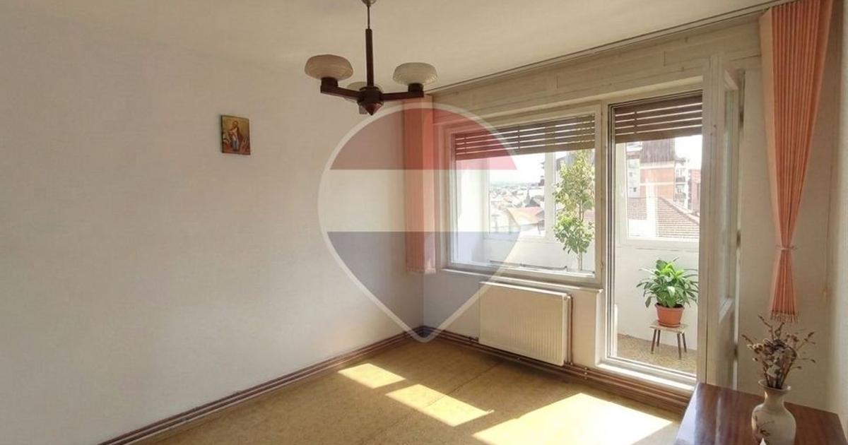 Apartament 3 camere, central, de vânzare, Salonta