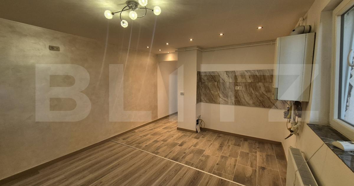 Apartament cu 2 camere de vanzare, 30.57 mp, Micro 14