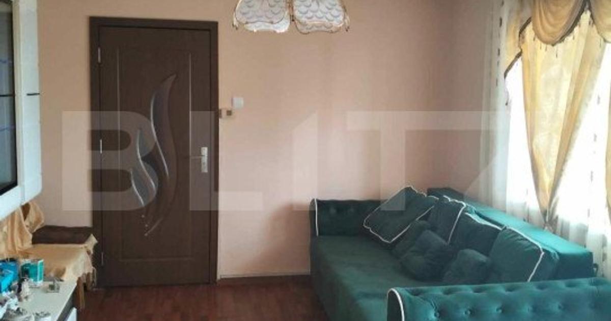 Apartament 2 camere, zona Micro14 , cu acoperiș și balcon inchis