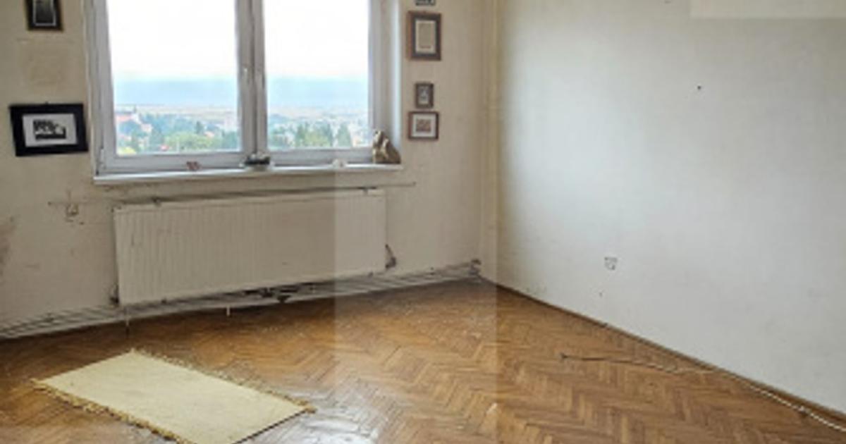 Apartament cu 3 camera, zona Spitalului