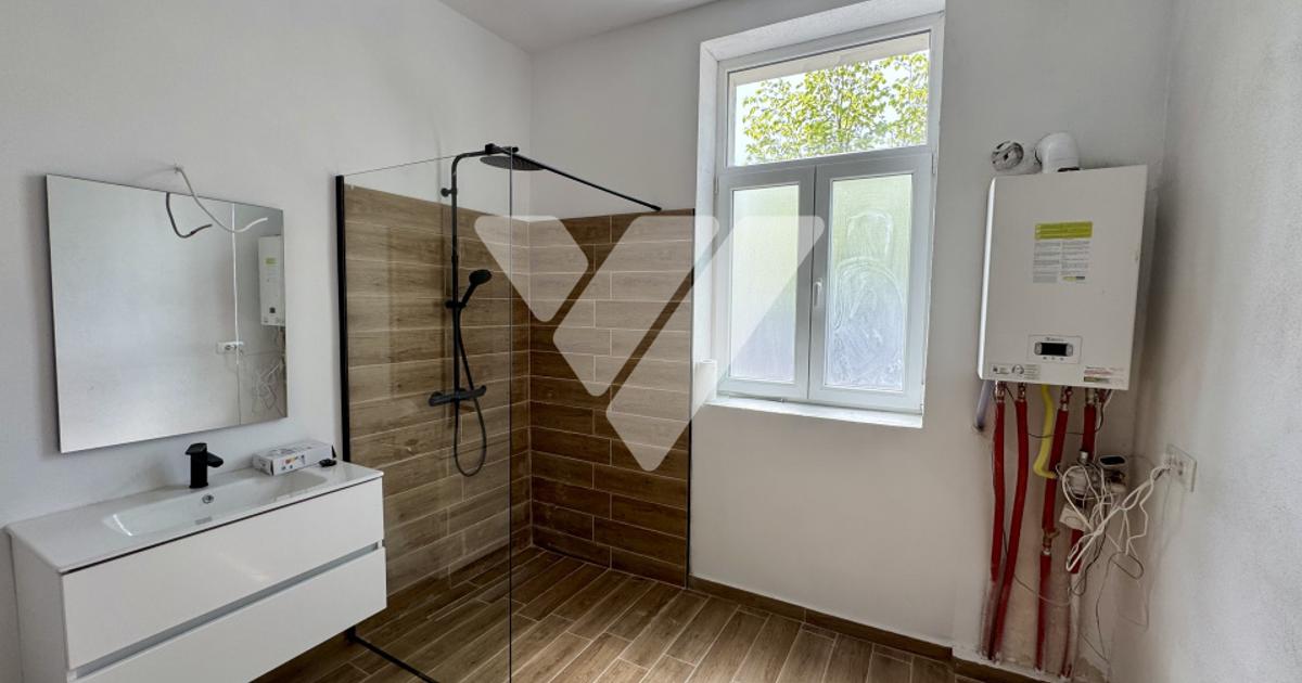 Apartament la casa 2 camere renovat, pivnita zona Piata Cluj Central
