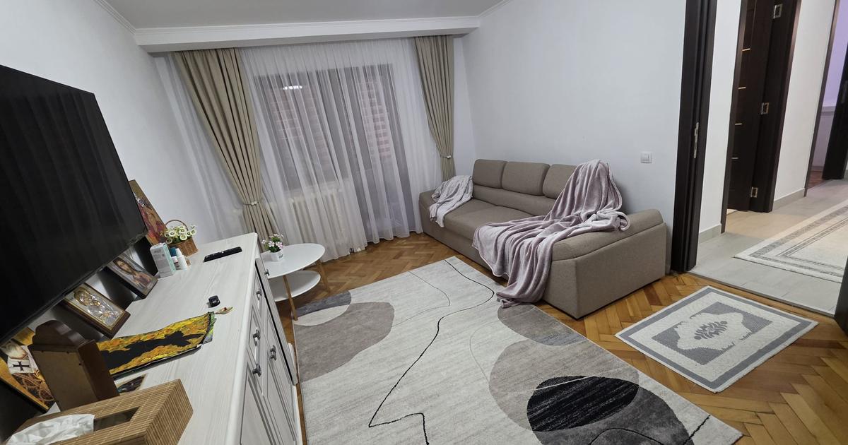 Vand apartament 2 camere decomandat et.1 Simeria