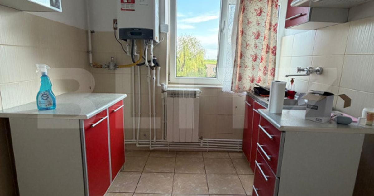 Apartament 2 camere, decomandat, etaj 3, zona Centrala