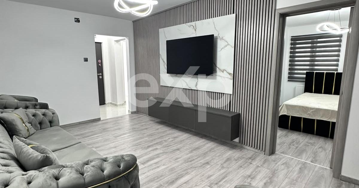 Apartament de vânzare – 3 camere , Micro 8 ,et 1