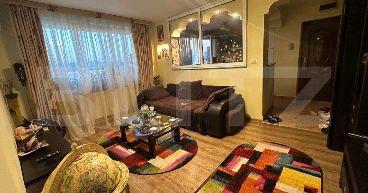 Apartament cu 3 camere, zona 8 Mai, 68 mp