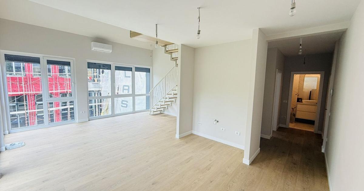 Complexul Studențesc | 3 camere | Scară interioară | 94 mp | Parcare privata