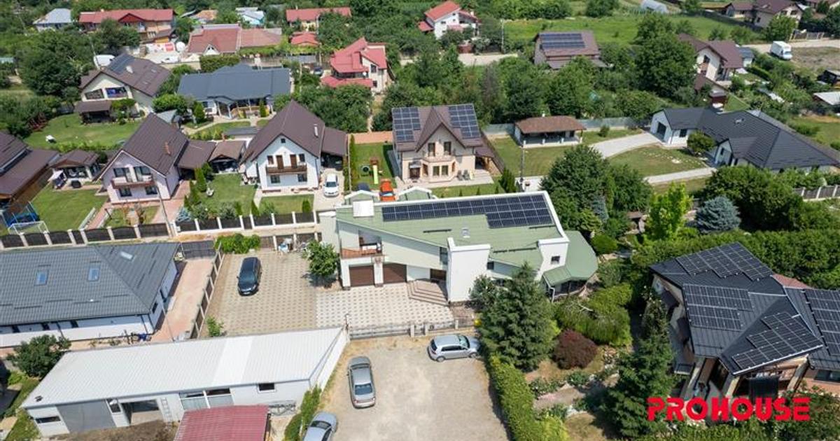 Vila exclusivistă de vânzare în Șerbănești – Elega