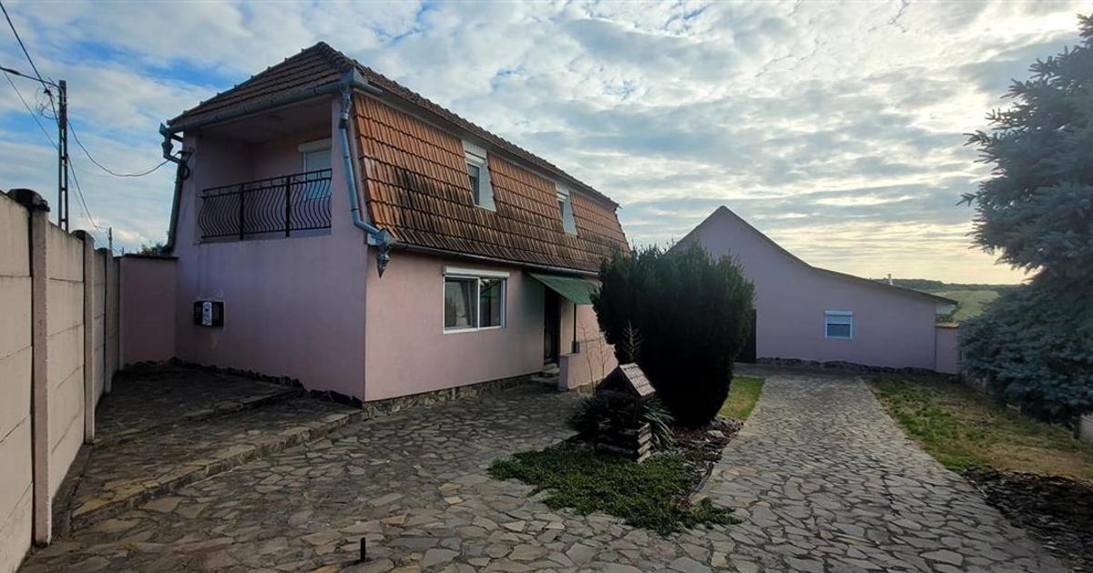 Casa+ hala,cu gradina si livada,Felecheriu,Osorhei,Bihor