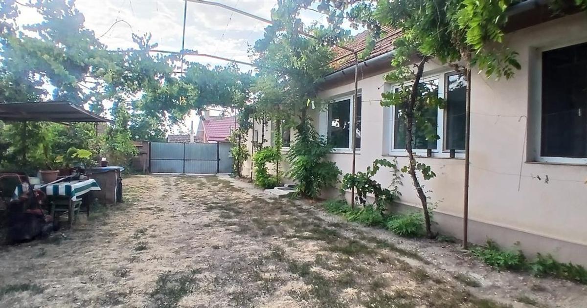 RECO Casa cu teren generos in Girisu de Cris