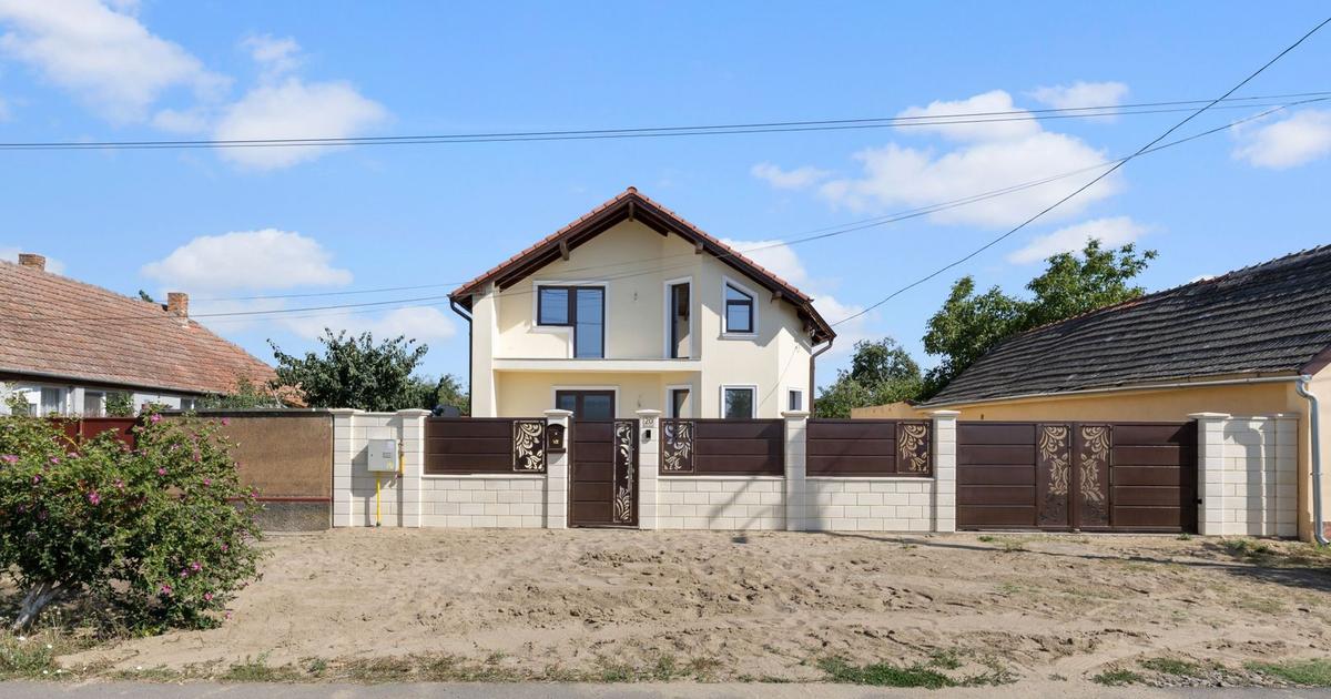 Eleganta, Confortul, Calitatea, liniste Vila P+M Garaj Pecica Arad
