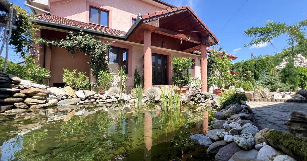 Vila de vanzare in Sebes - pretabila pentru doua familii