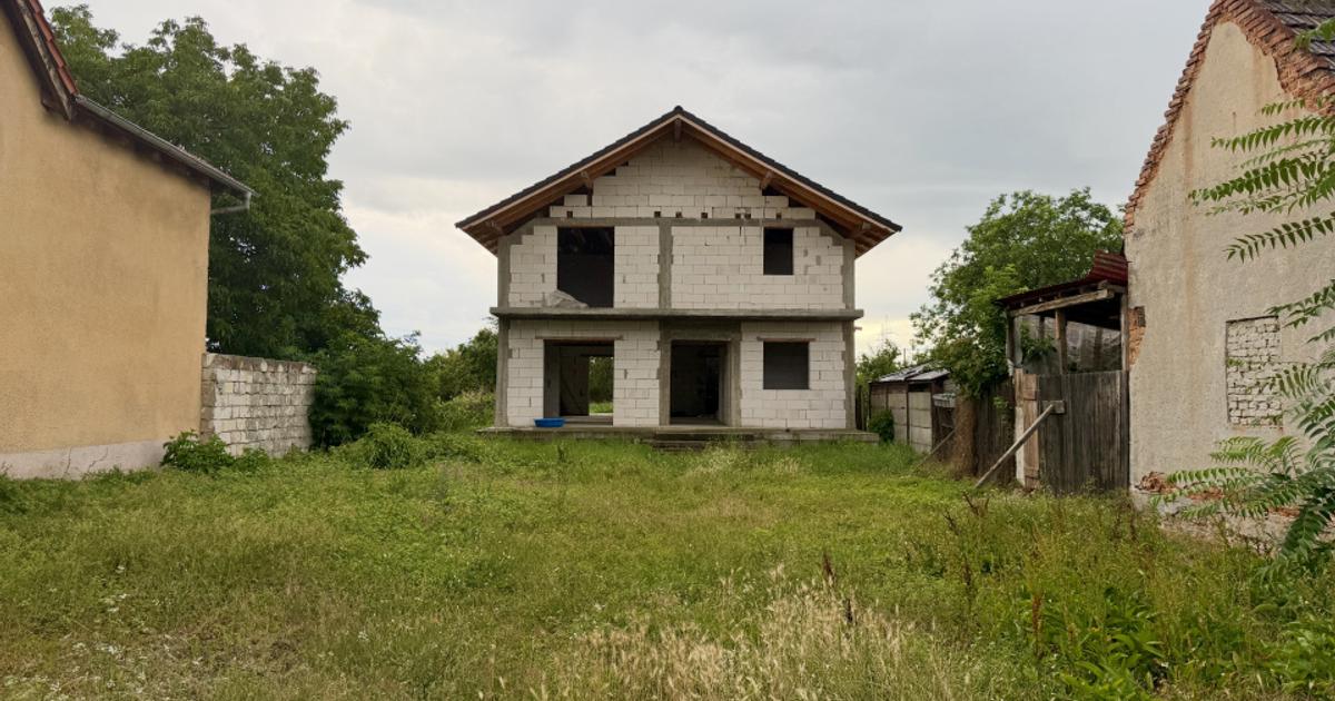 Casa Individuală la roșu | 180 mp | Terasa | 1500 mp teren | zona Barabant