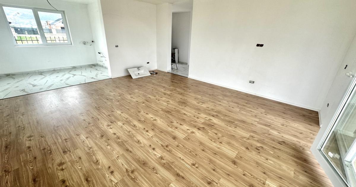 Casa NOUA 3 Camere 2 Bai Terasa 20 mp Teren 500 mp FInisata Cheie