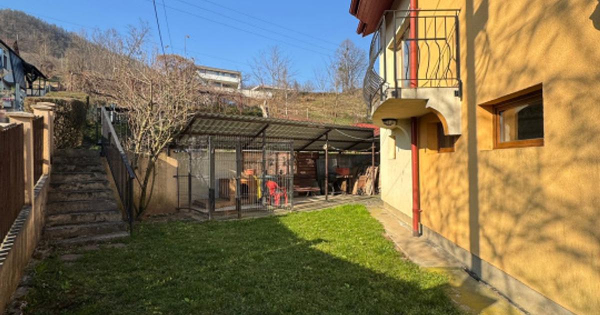 Vilă 336 mp utili, garaj 2 mașini, teren 380 mp, zona Griviței