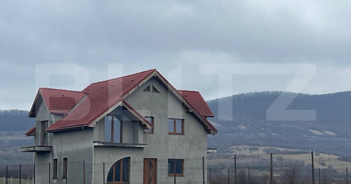 Casa Individuala, 230 mp, 2900 mp teren, 15 km de Bistrita 2900 mp teren