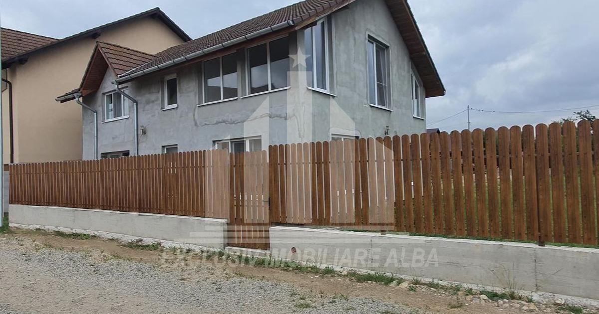 Casa individuala | 560mp | 30ml deschidere |Toate utilitatile | Ciugud
