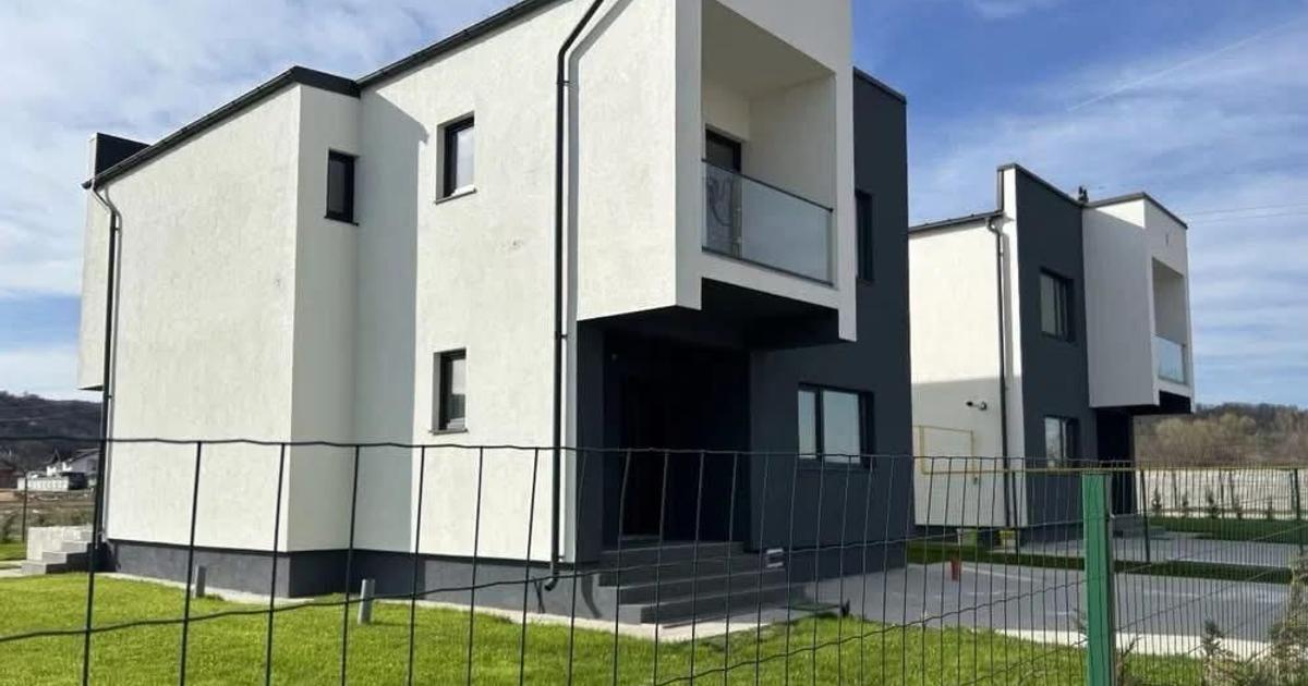 Casă cu 4 camere în Micești la 10 min de Pitesti si 5 min de Mioveni-Arges!