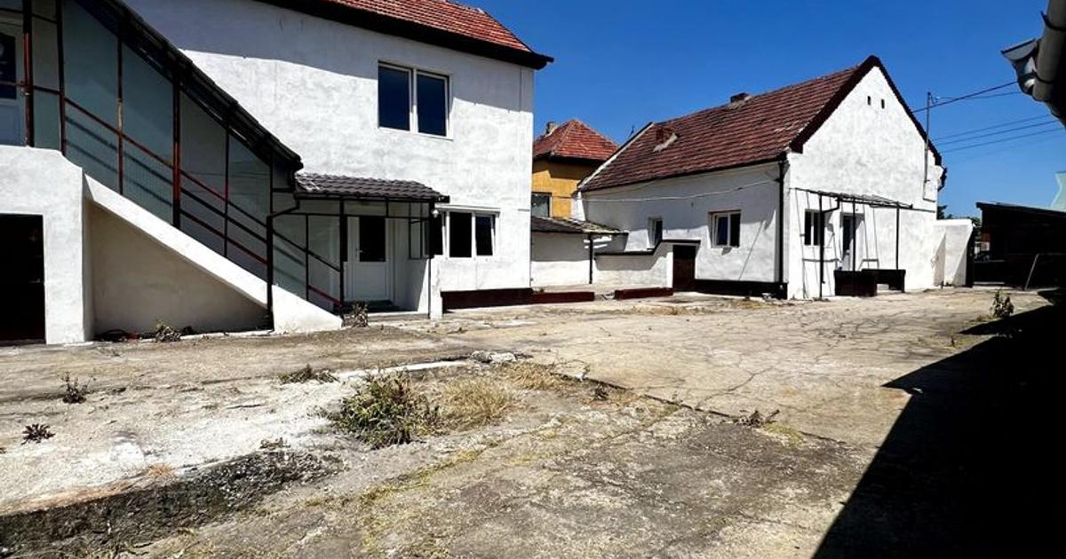 Casa in Oradea 1200 mp teren 400 mp cladiri