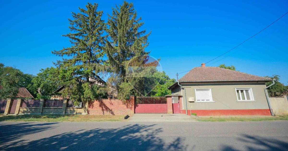 Casă de vânzare cu 4 camere - Santăul Mare, comuna Borș, județul Bihor