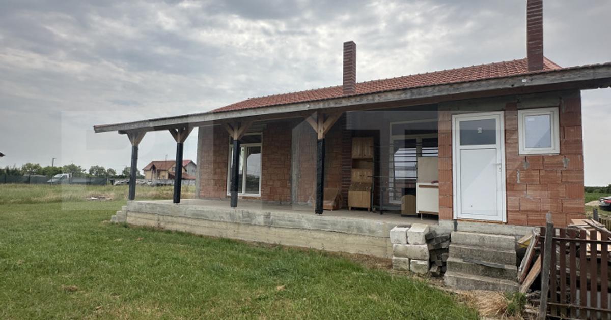 Casa la roșu 3 camere, 144 mp, 584 mp teren, zona Cionchesti