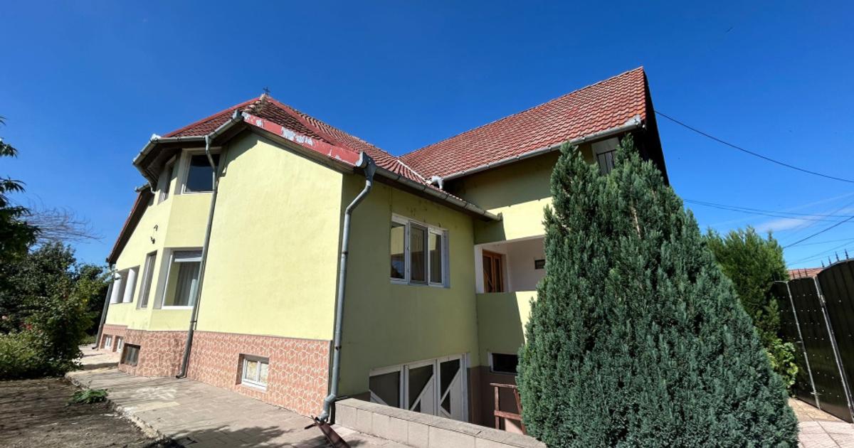 Casa de vanzare , 200 mp , Zona Sebes