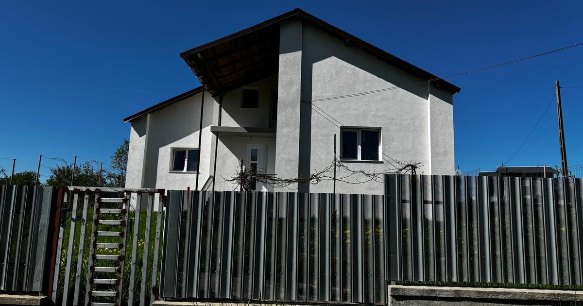 Casă nou construită de vânzare în Șerbănești, zona Rociu – 65.000 euro