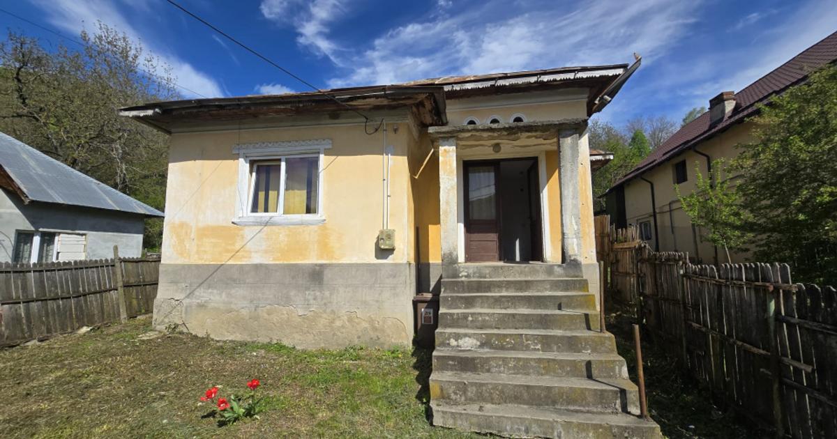 Casa + teren 309 mp, zona Primariei - Str. Otelesti