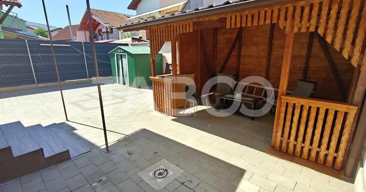 Casa cu 4 camere 2 bai - curte - filigorie - panouri fotovoltaice