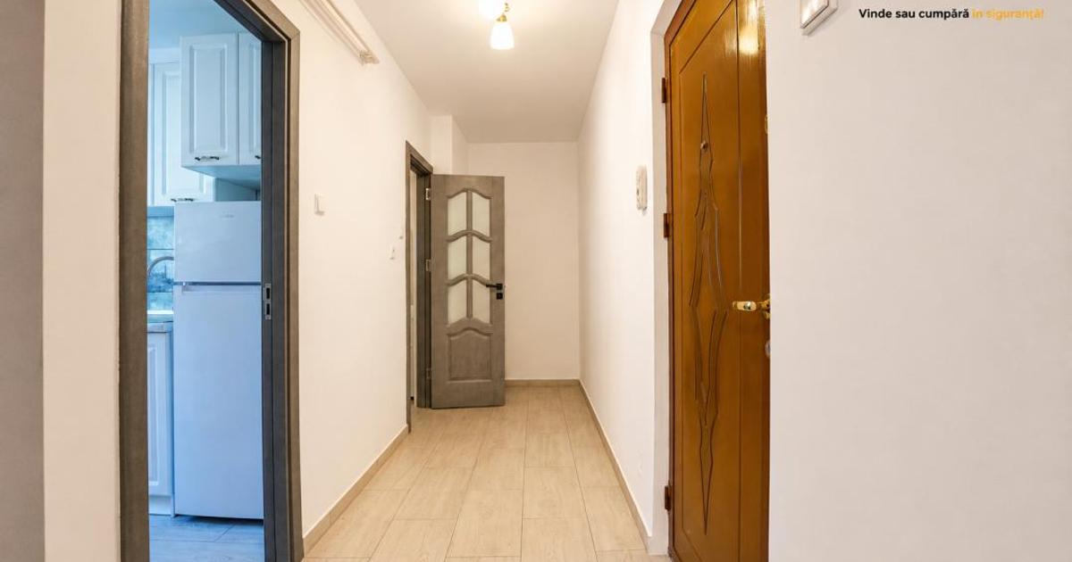 GARSONIERA la parter in centrul orasului