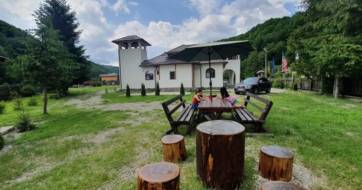 OPORTUNITATE ! Conac BRANCOVENESC Complet Renovat de Vanzare !