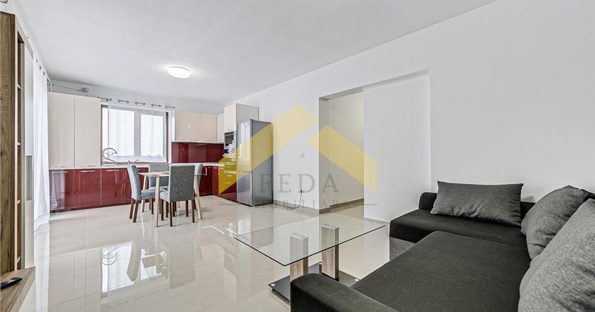 Apartament cu 3 camere tip Penthouse de vanzare zona Bujac