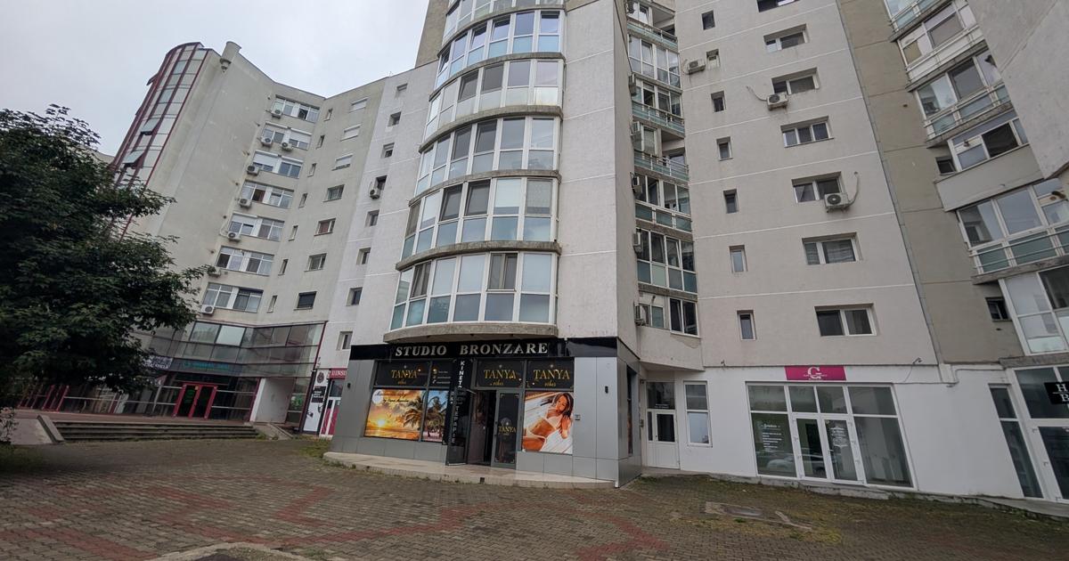 Spatiu comercial 9Mai 82 # peco Moll