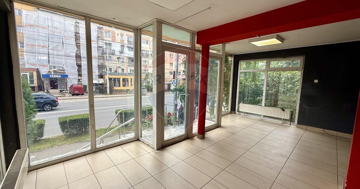 Spațiu comercial/birouri, acces separat, suprafață generoasă