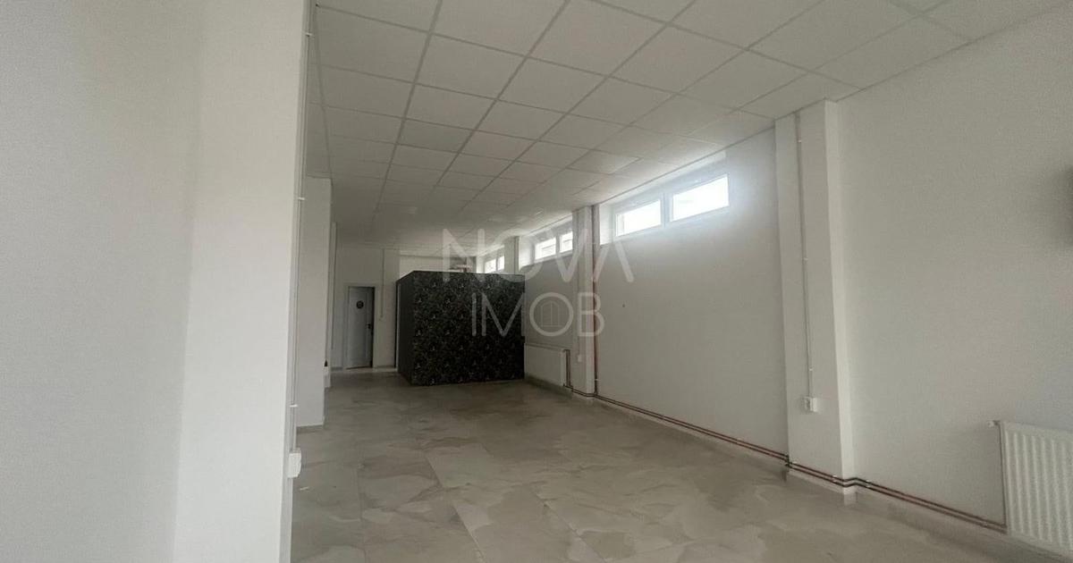 Spatiu comercial de inchiriat 120 mp - vitrina la strada - Selimbar, zona Brana