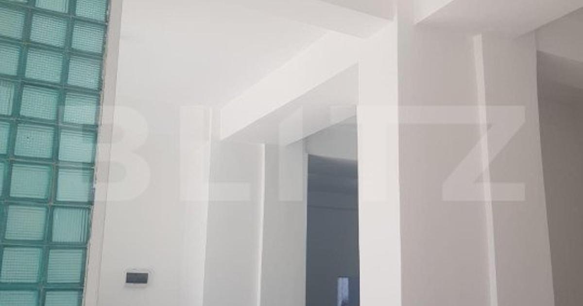 Spatiu comercial, Premium, Renovat Recent, 690 mp, zona Centrală