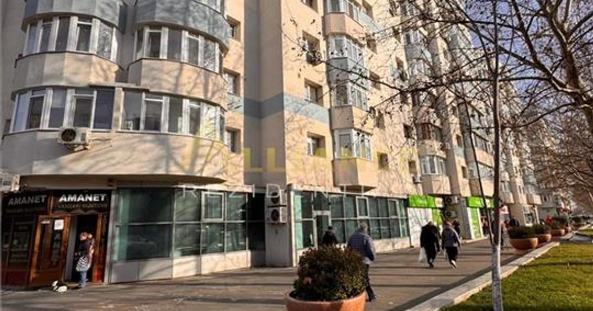 Apartament decomandat cu 3 camere în zona Apărătorii Patriei, Sector 4