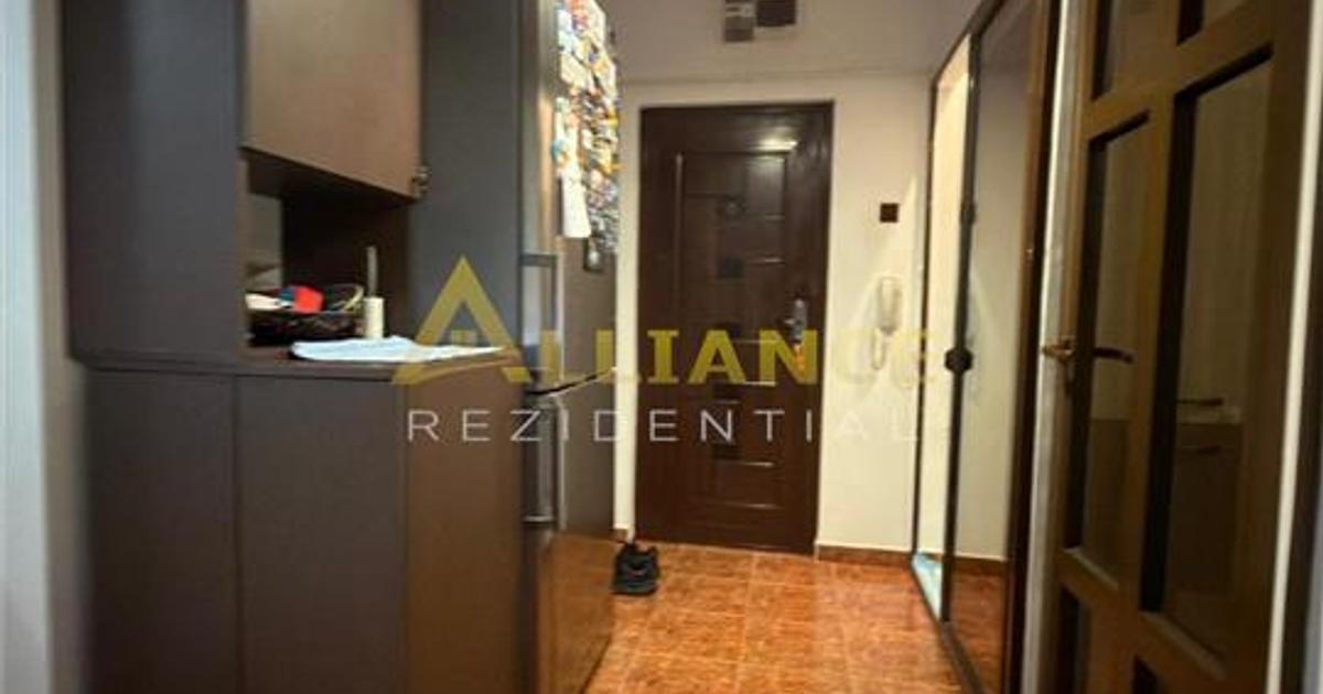 Apartament decomandat cu 3 camere în zona Brâncoveanu, Sector 4